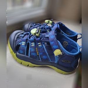 Keen Toddler sz 11 Sandals